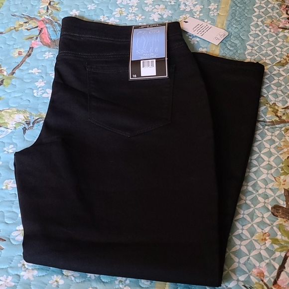 Nine West Denim - Nine West Pull On Cropped Jeans